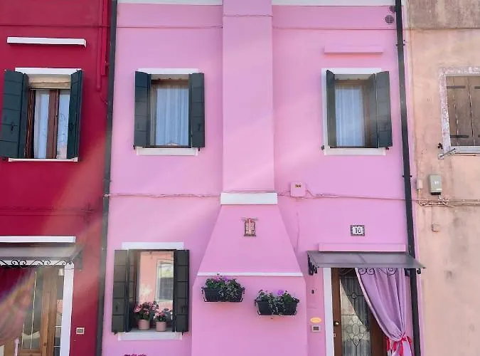 Pink Paradise شقة